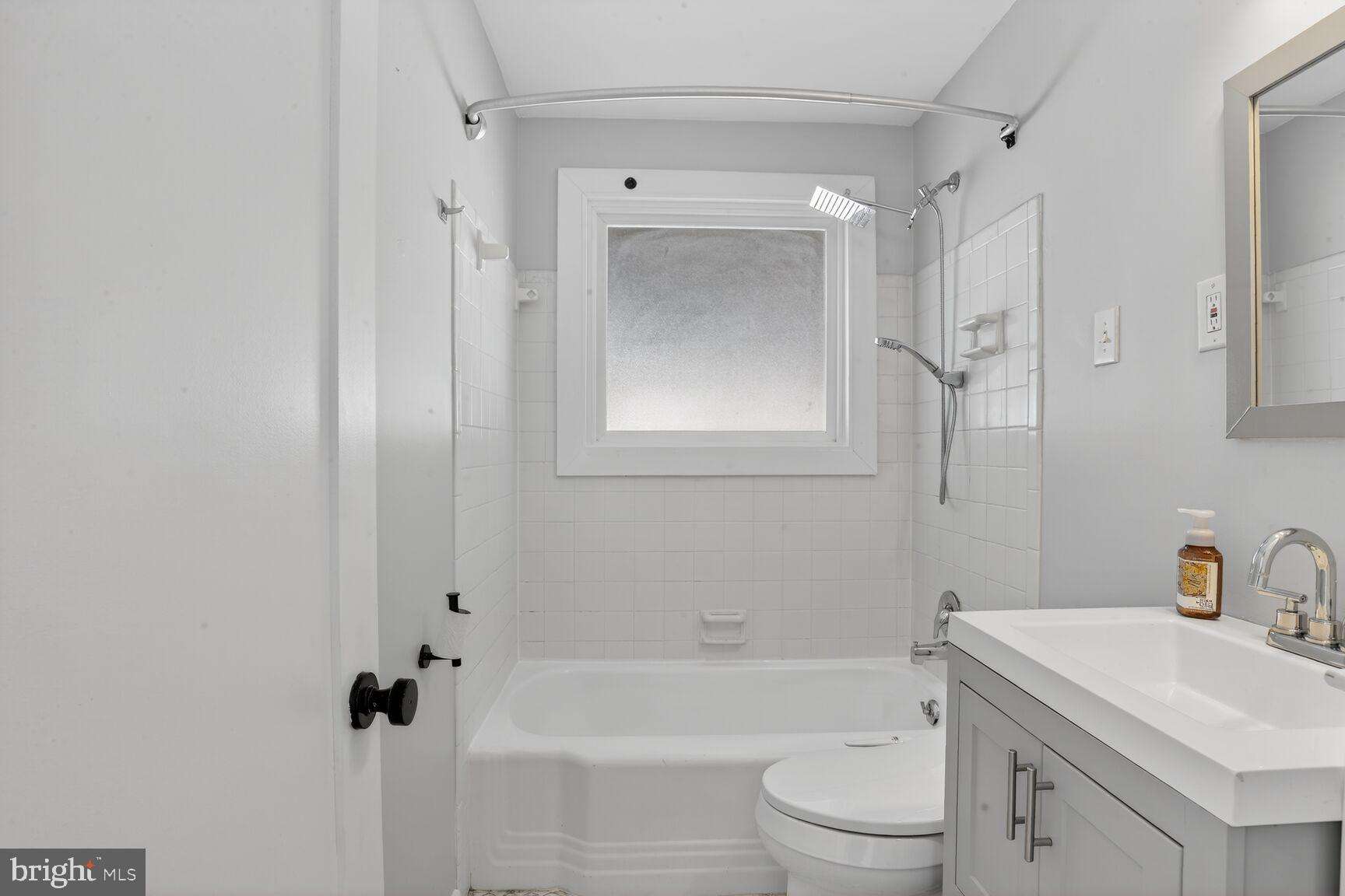 HOLLYWOOD ON SEVERN - Residential