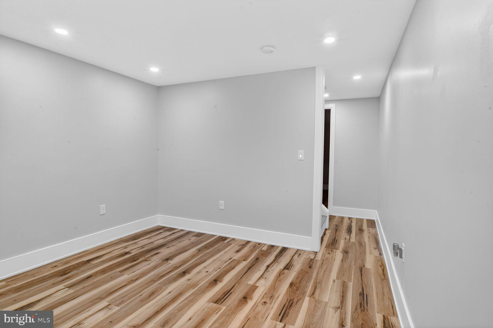 HOLLYWOOD ON SEVERN - Residential