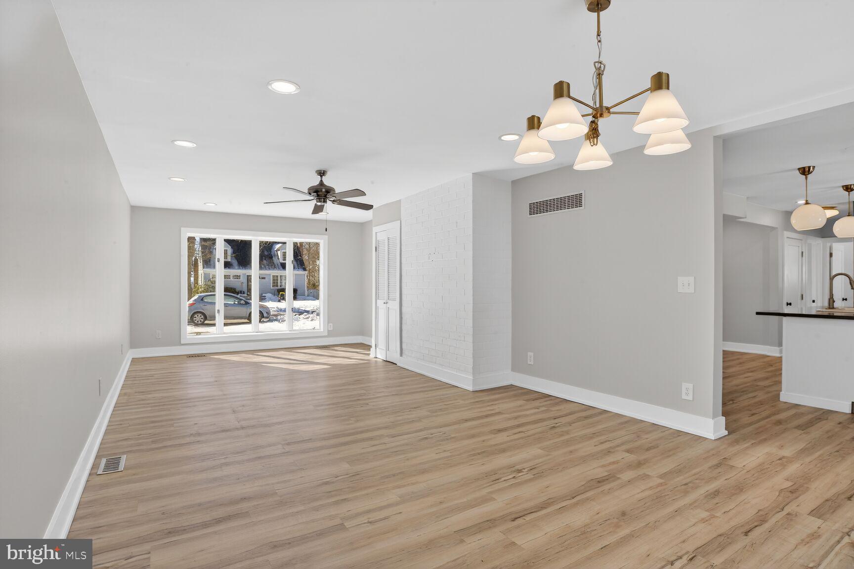 HOLLYWOOD ON SEVERN - Residential