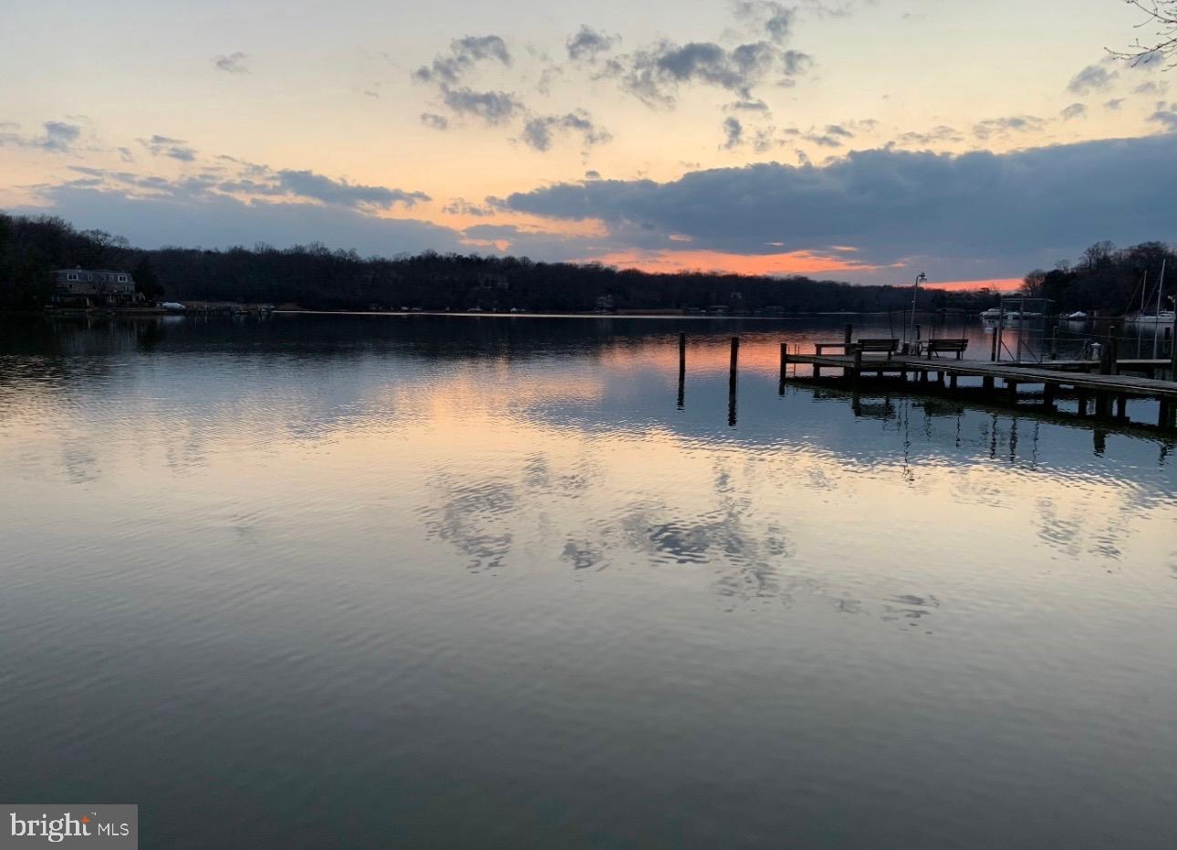 HOLLYWOOD ON SEVERN - Residential