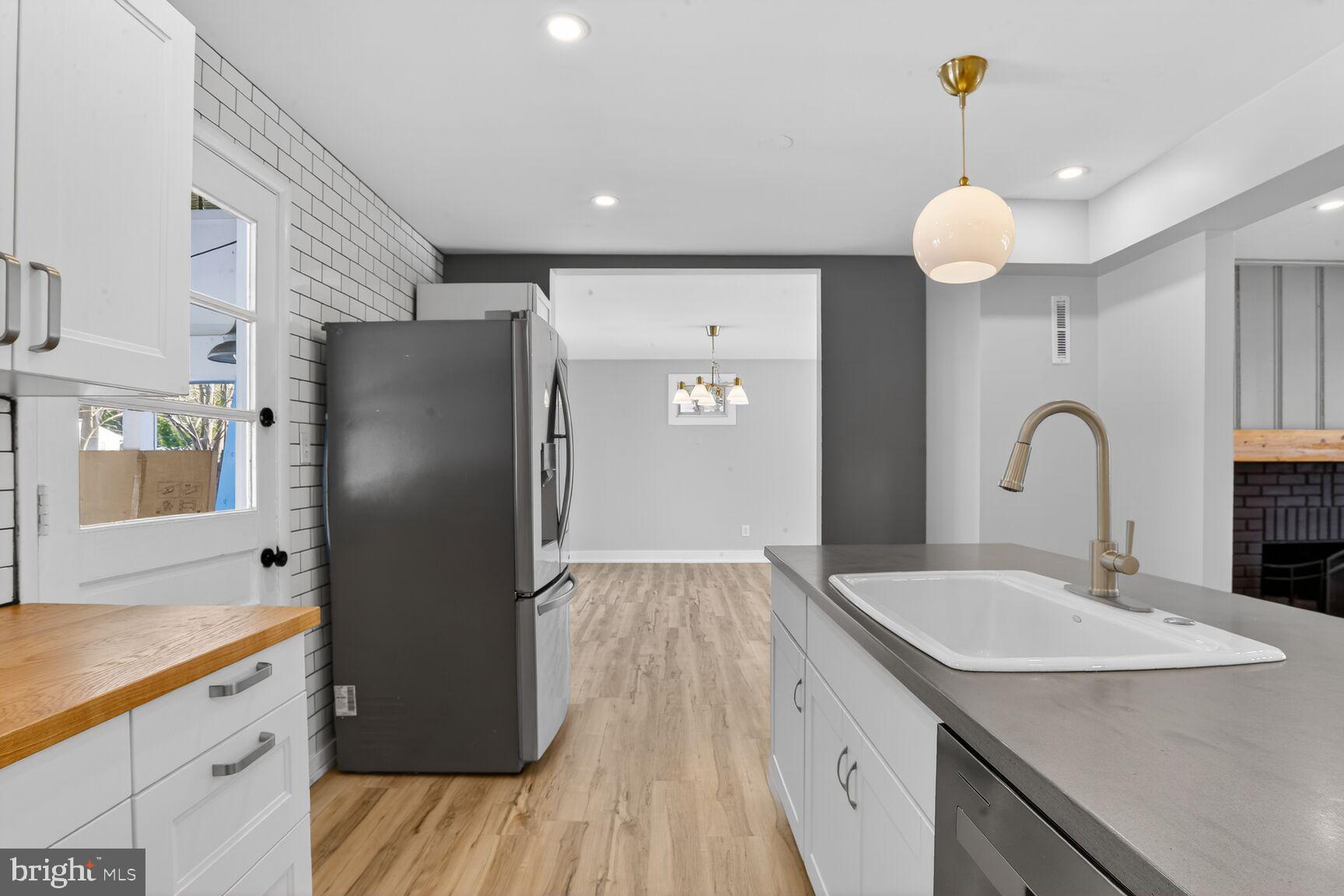 HOLLYWOOD ON SEVERN - Residential