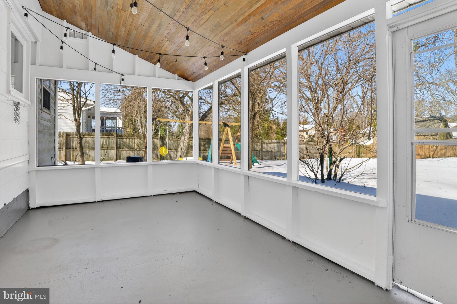 HOLLYWOOD ON SEVERN - Residential