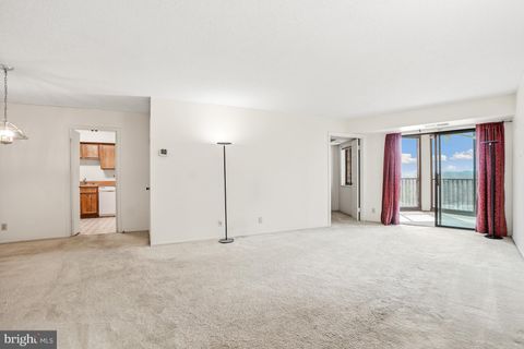 Condo For Sale - 5903 Mount Eagle Drive #911<br/> ALEXANDRIA, VA 22303