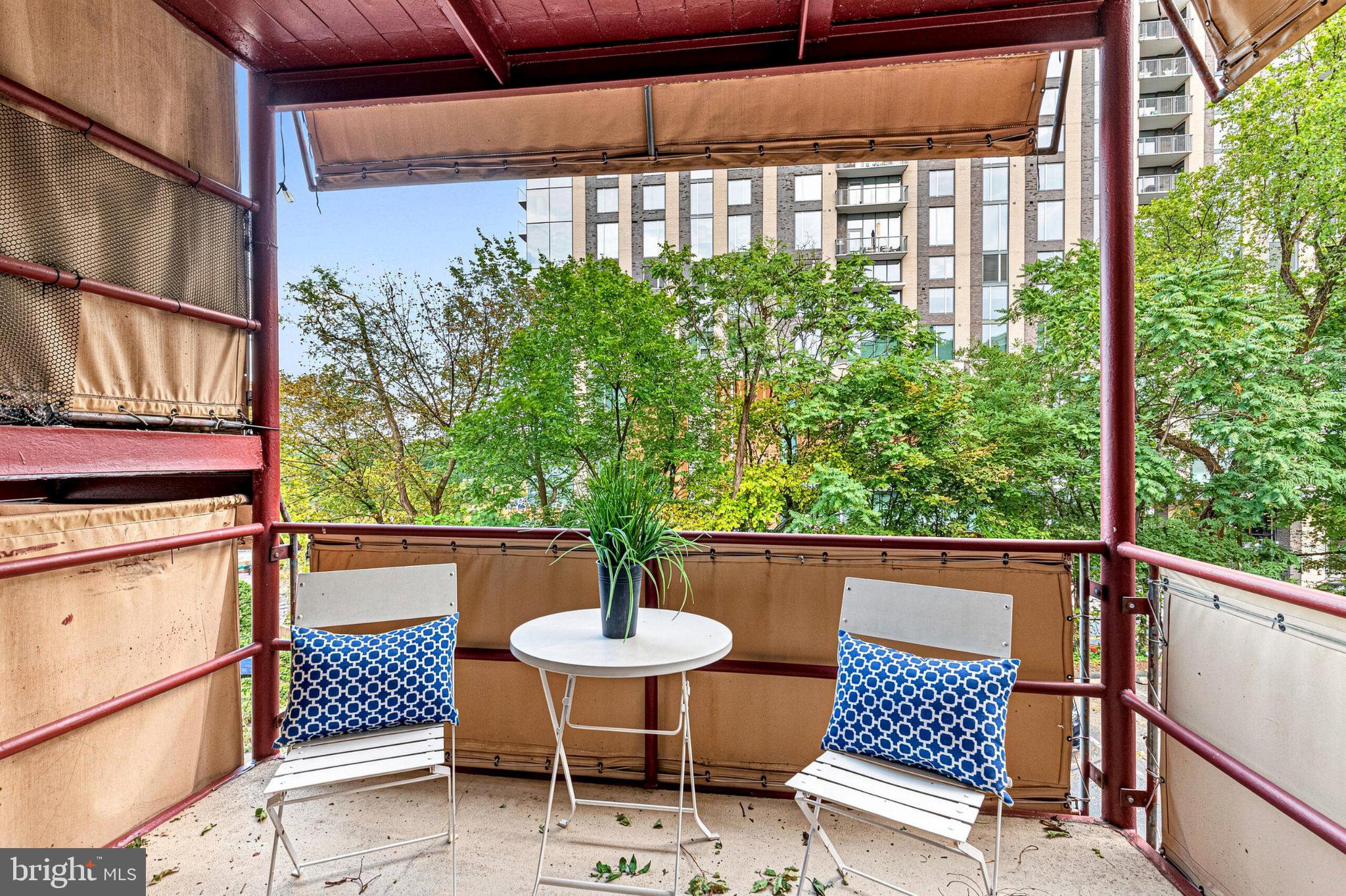 1565 N COLONIAL TERRACE 204-Z