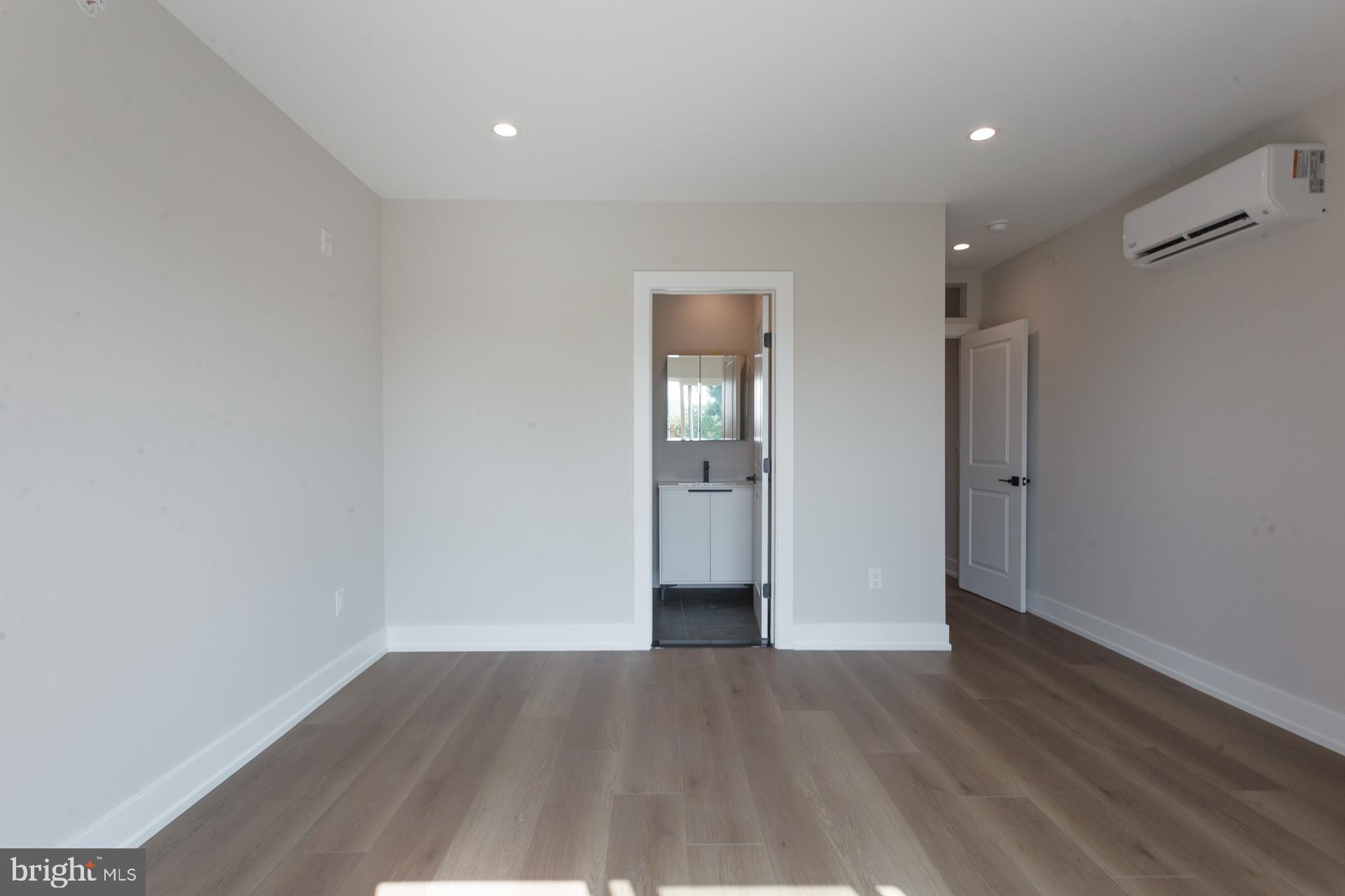 MANTUA - Residential Lease