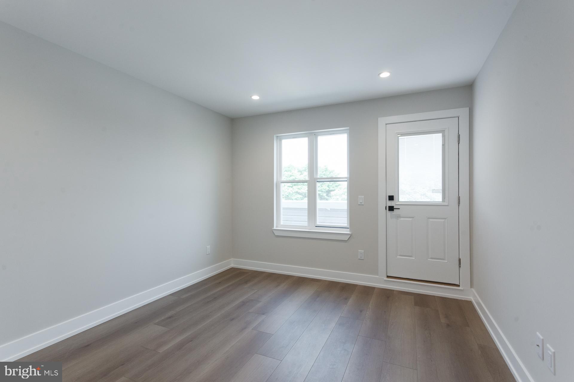 MANTUA - Residential Lease