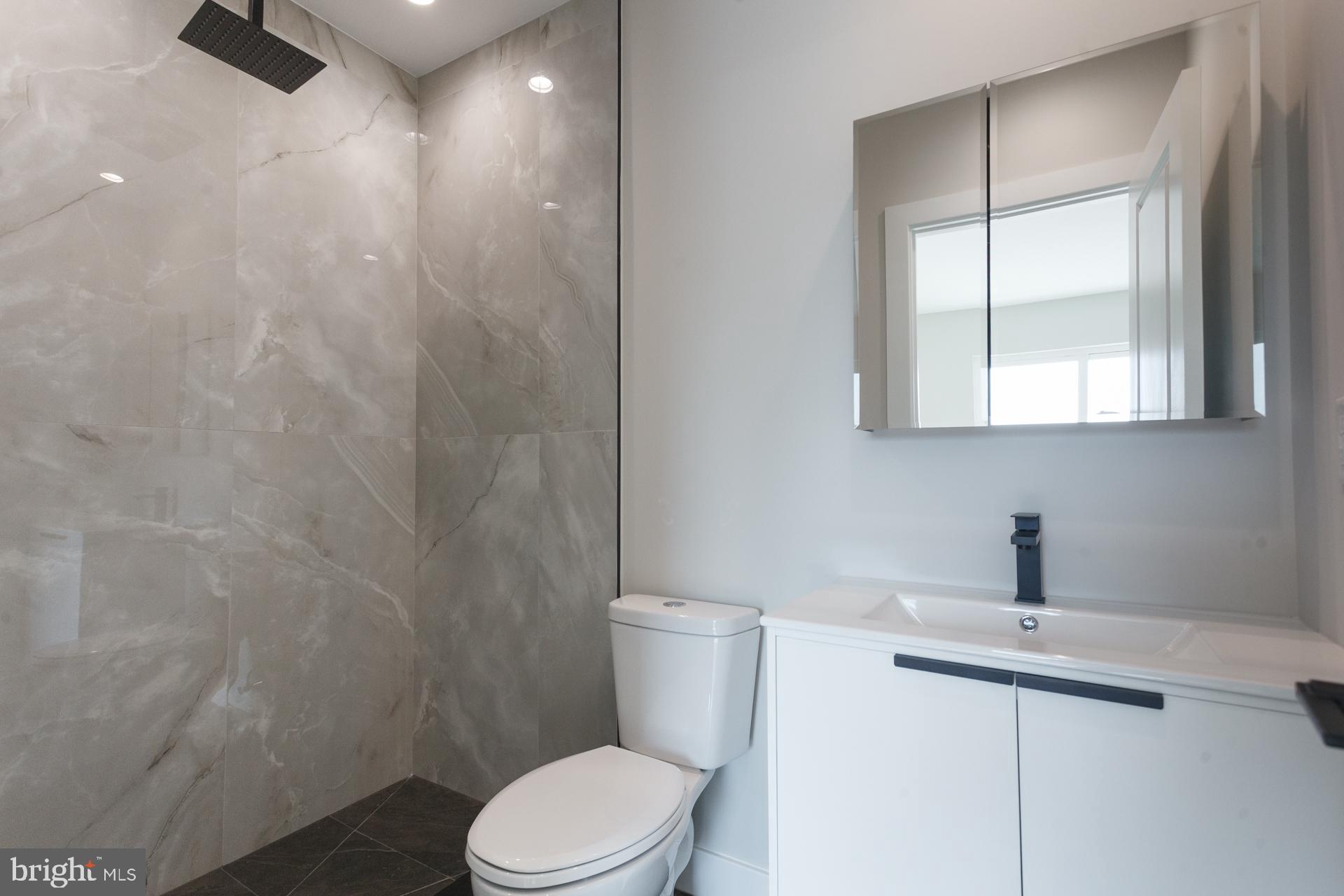 MANTUA - Residential Lease