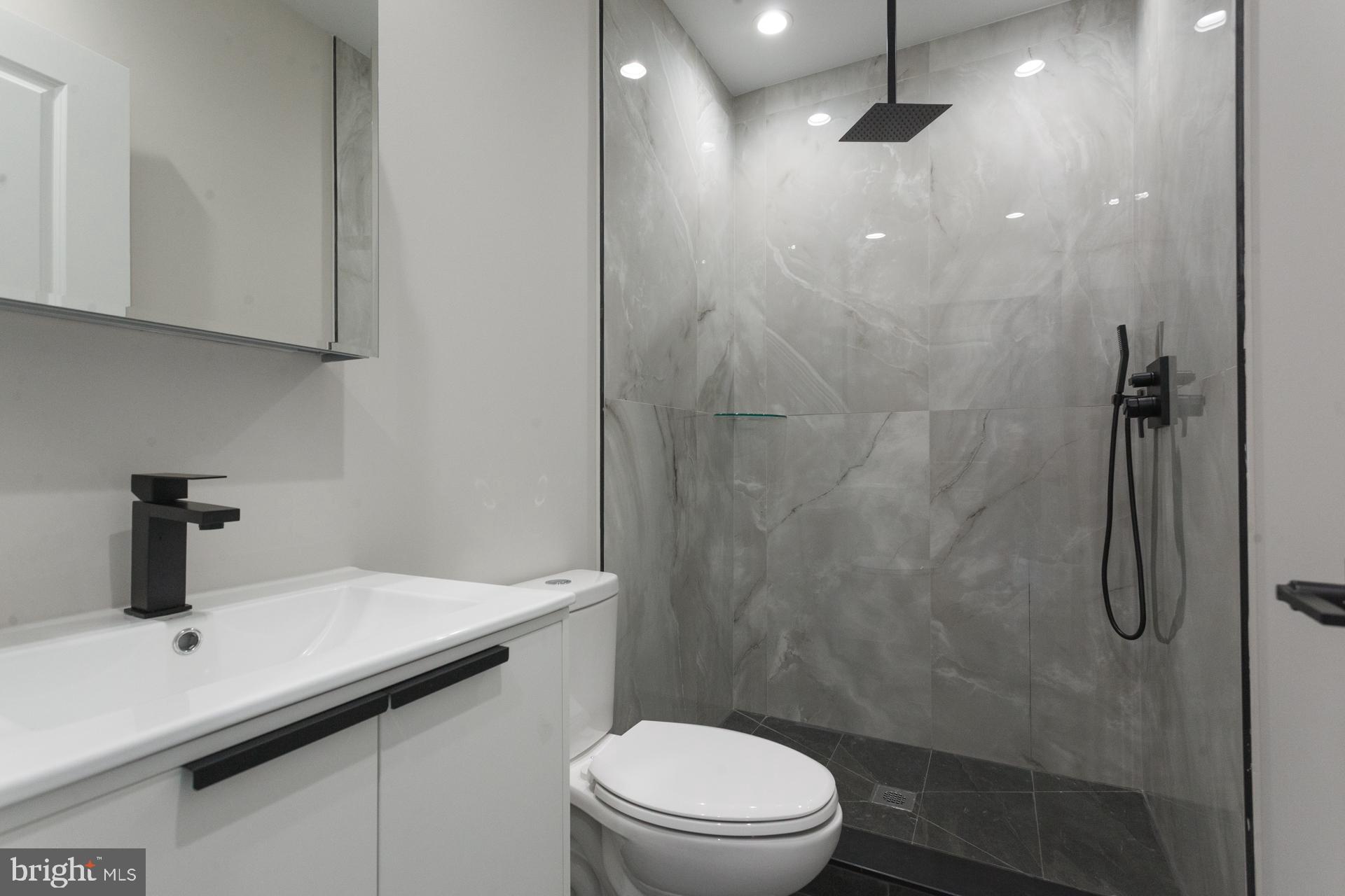 MANTUA - Residential Lease