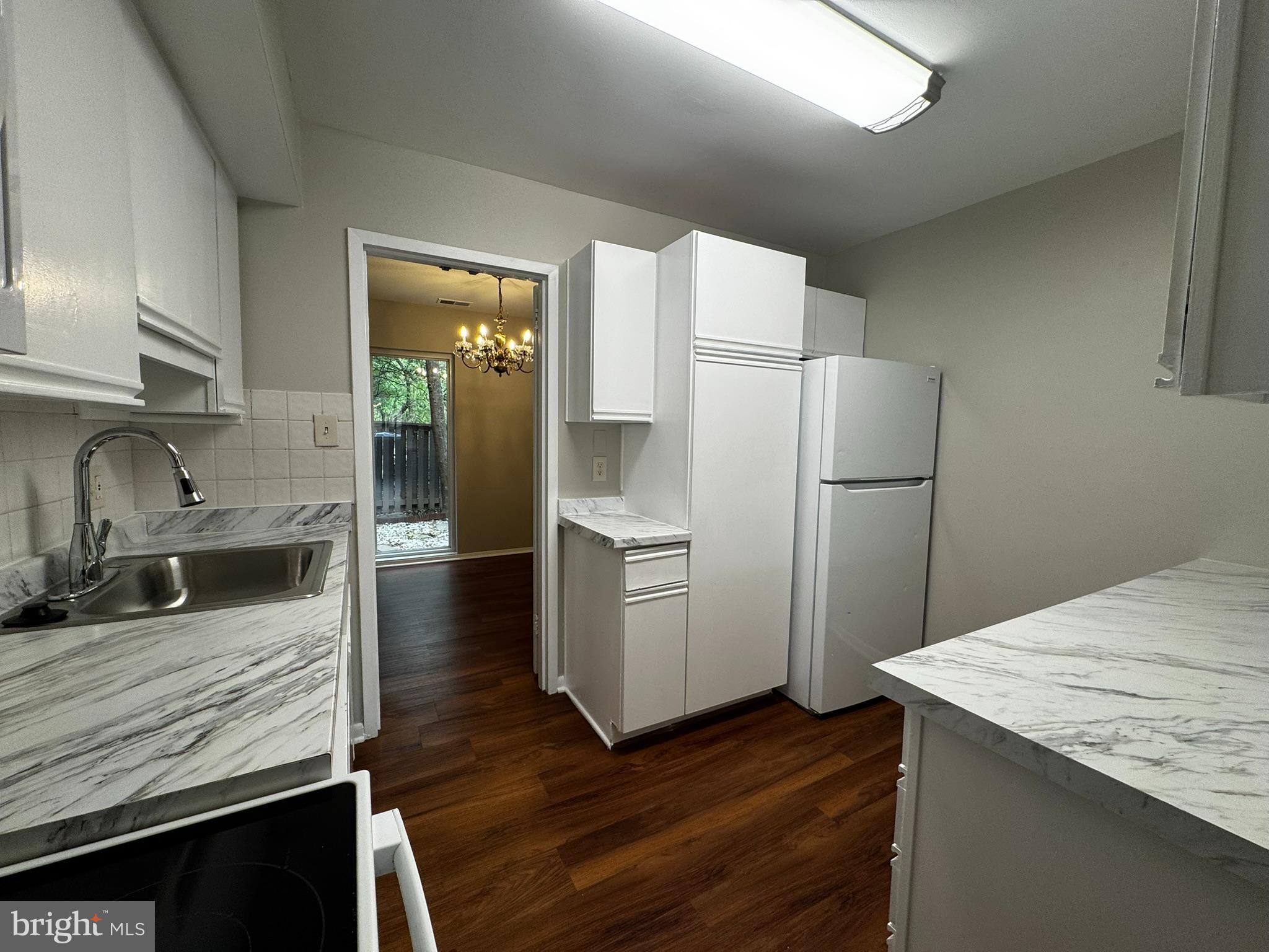 IVY OAK - Residential Lease