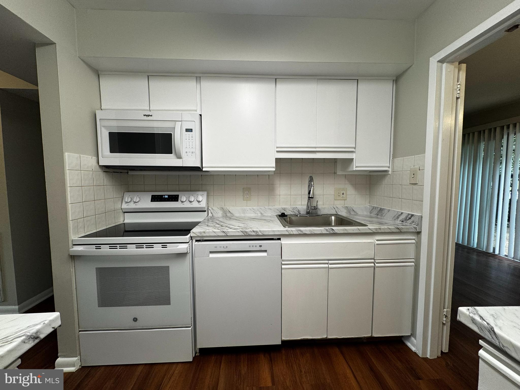 IVY OAK - Residential Lease