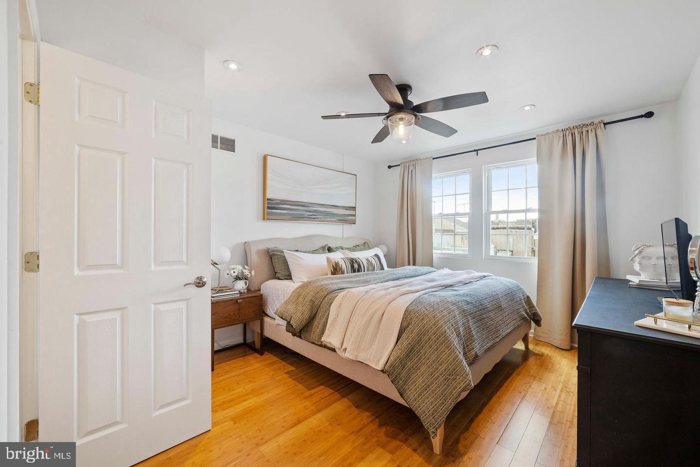 PASSYUNK SQUARE - Residential