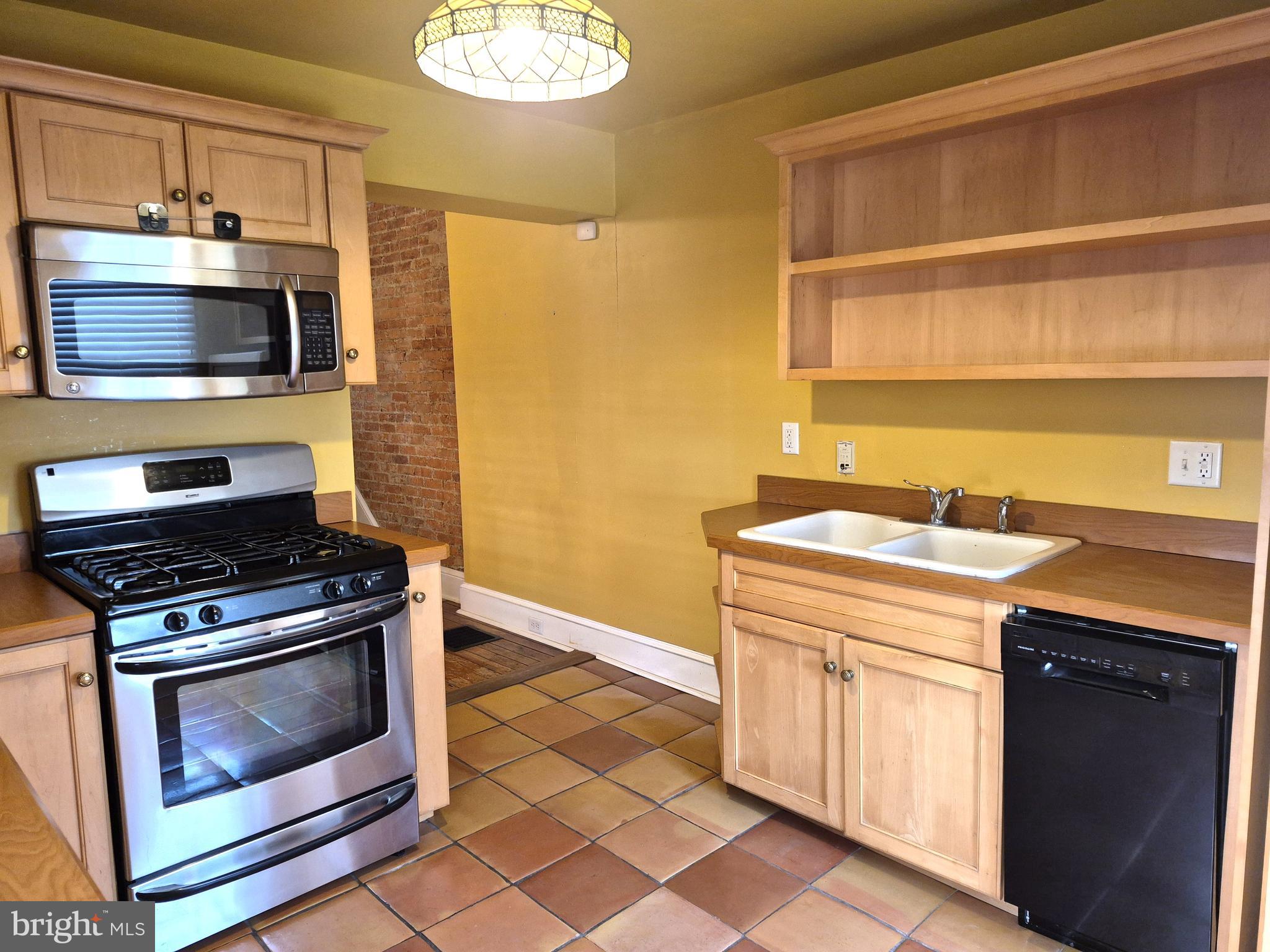 137 E NEW STREET