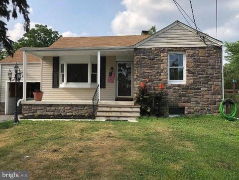 Homes For Sale - 1928 Sulphur Spring Road<br/> HALETHORPE, MD 21227