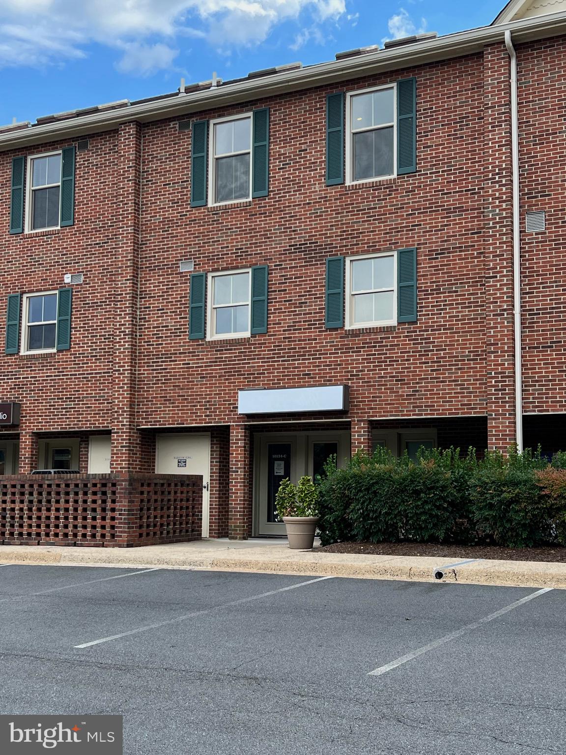 LEIGH CORNERS - Commercial Lease