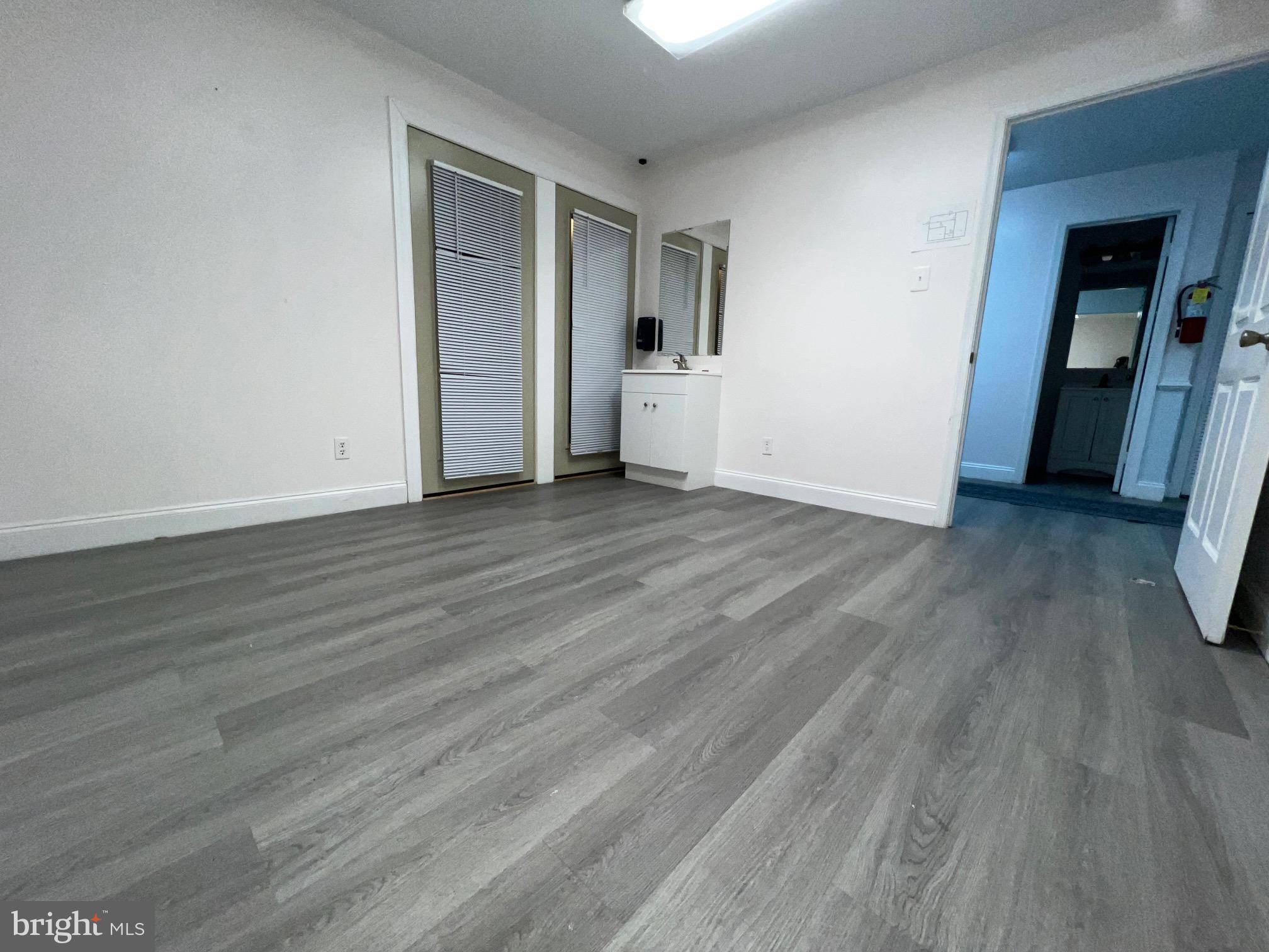 LEIGH CORNERS - Commercial Lease