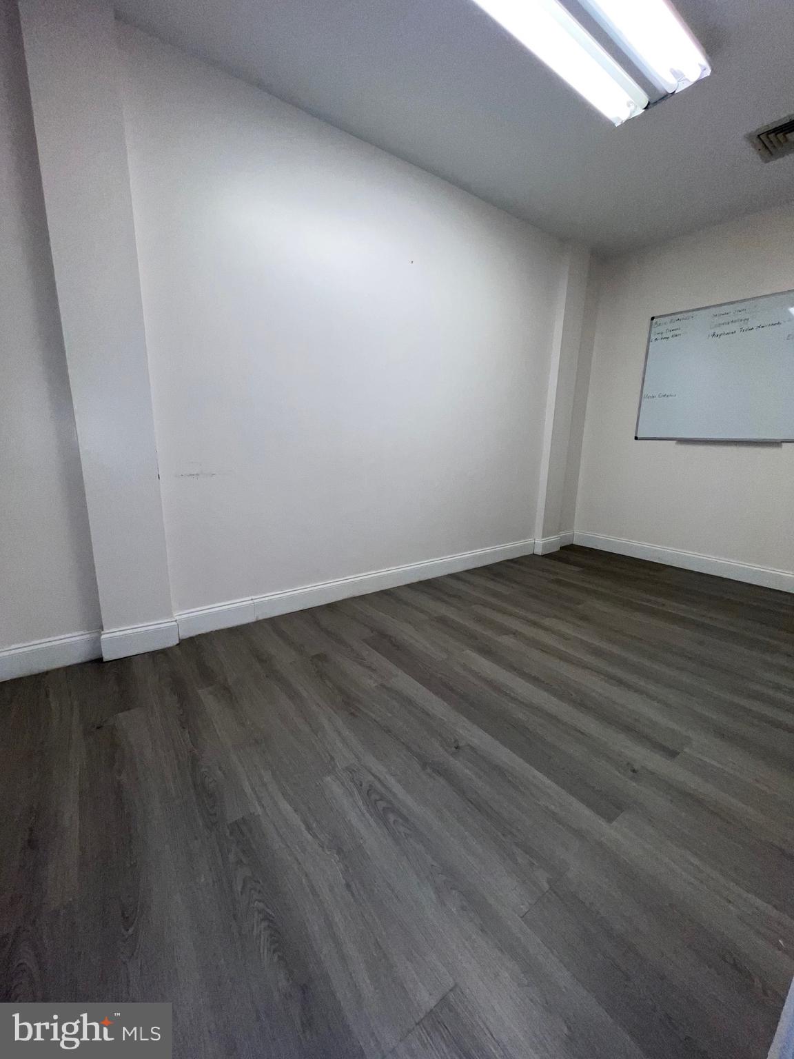 LEIGH CORNERS - Commercial Lease