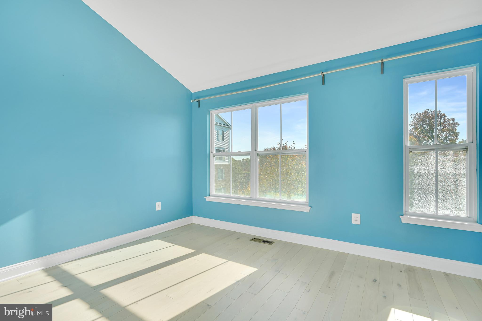 TRIANGLE HIGHLANDS CONDO - Residential