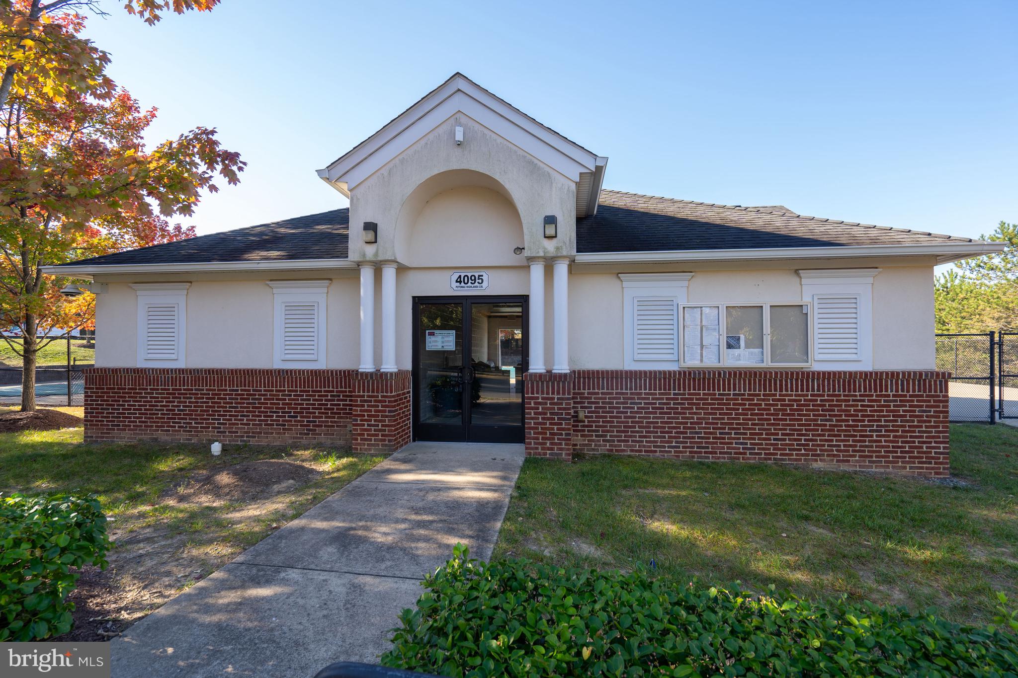 TRIANGLE HIGHLANDS CONDO - Residential