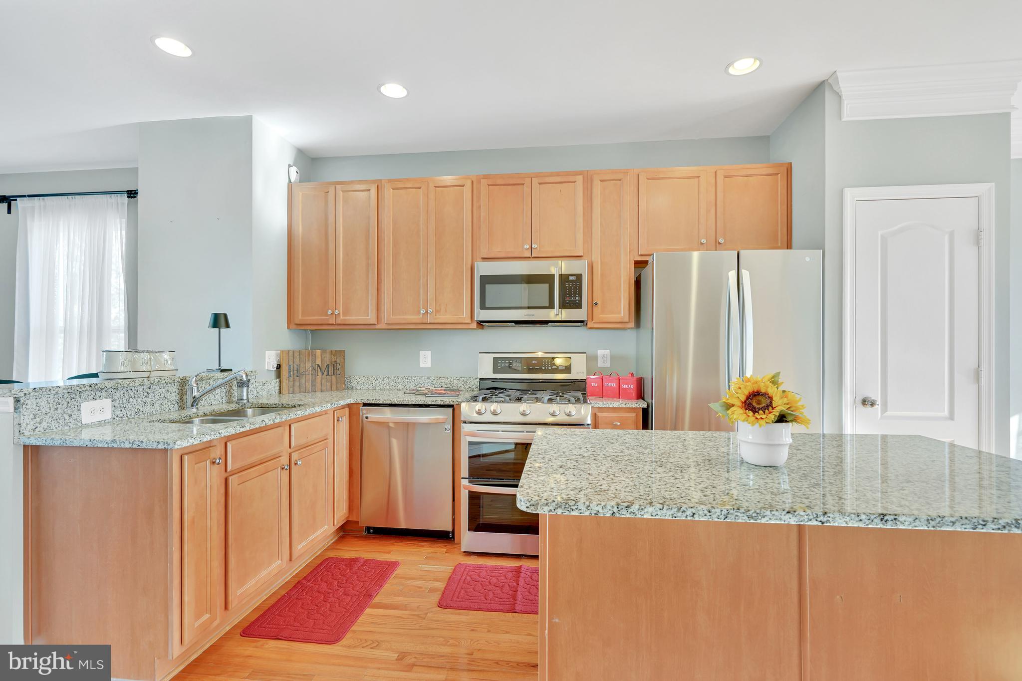 TRIANGLE HIGHLANDS CONDO - Residential