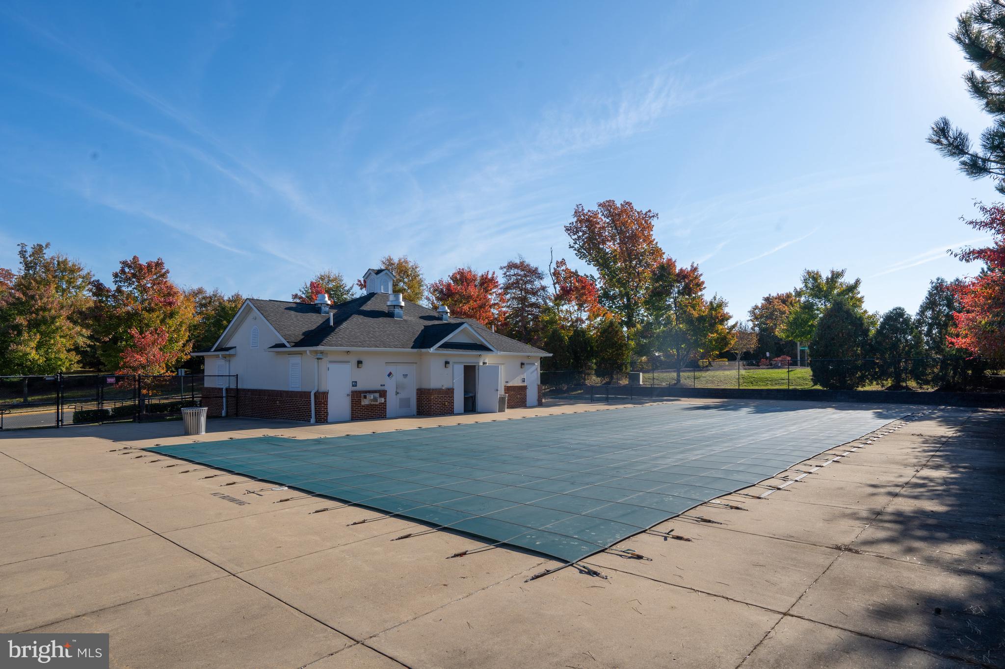 TRIANGLE HIGHLANDS CONDO - Residential