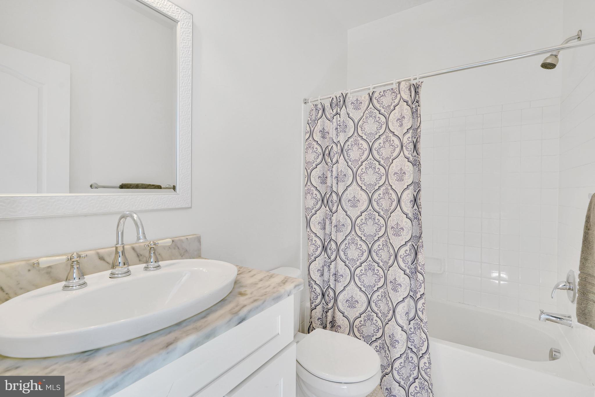 TRIANGLE HIGHLANDS CONDO - Residential