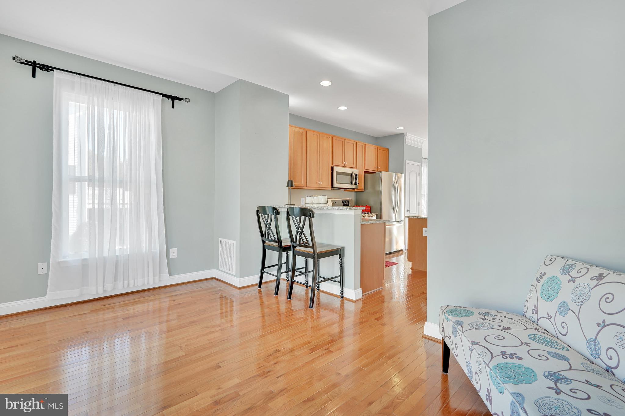 TRIANGLE HIGHLANDS CONDO - Residential