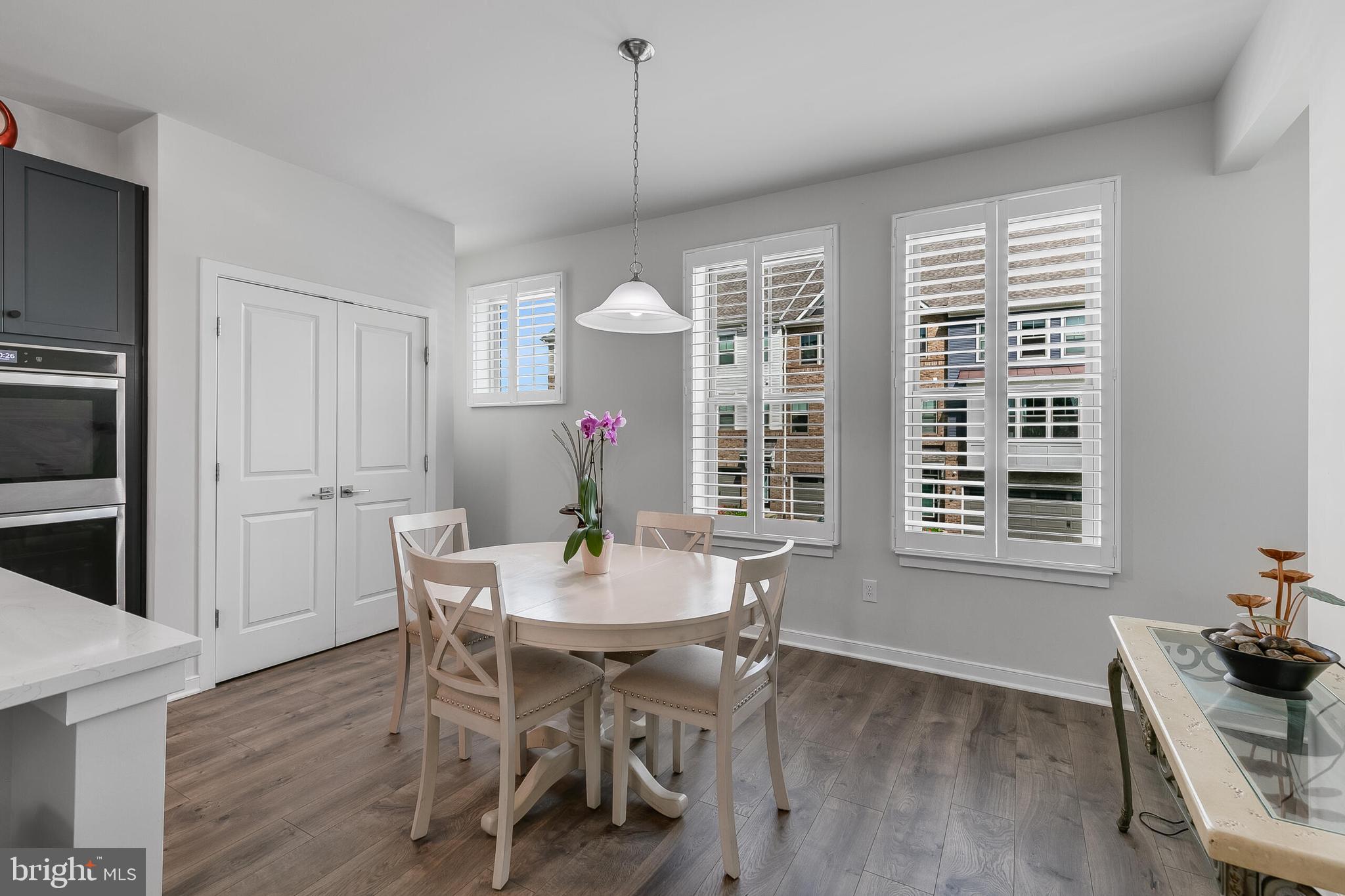 TOWNS AT CARTERS GROVE - Residential