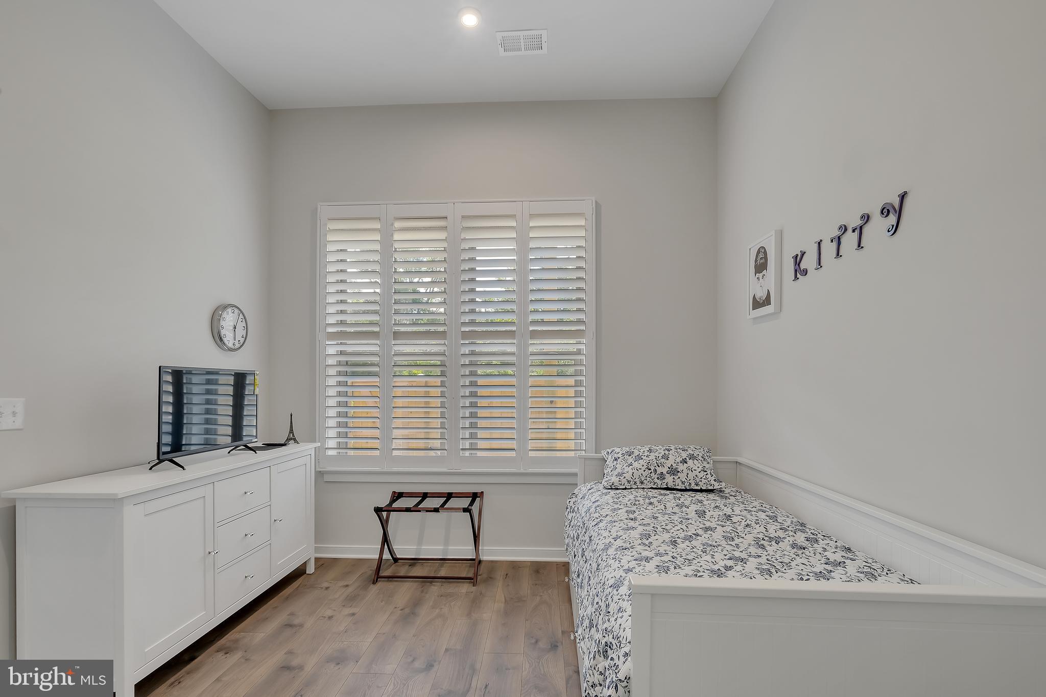 TOWNS AT CARTERS GROVE - Residential