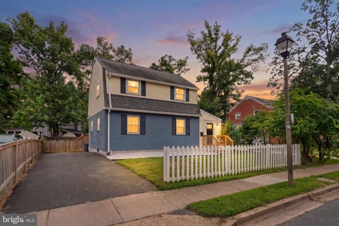 Photo of 4758 Arlington Boulevard, ARLINGTON, VA 22204 (MLS # VAAR2079284)