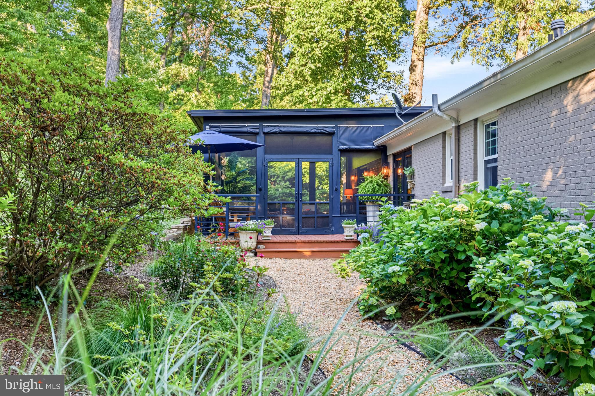 1702 MASON HILL DRIVE