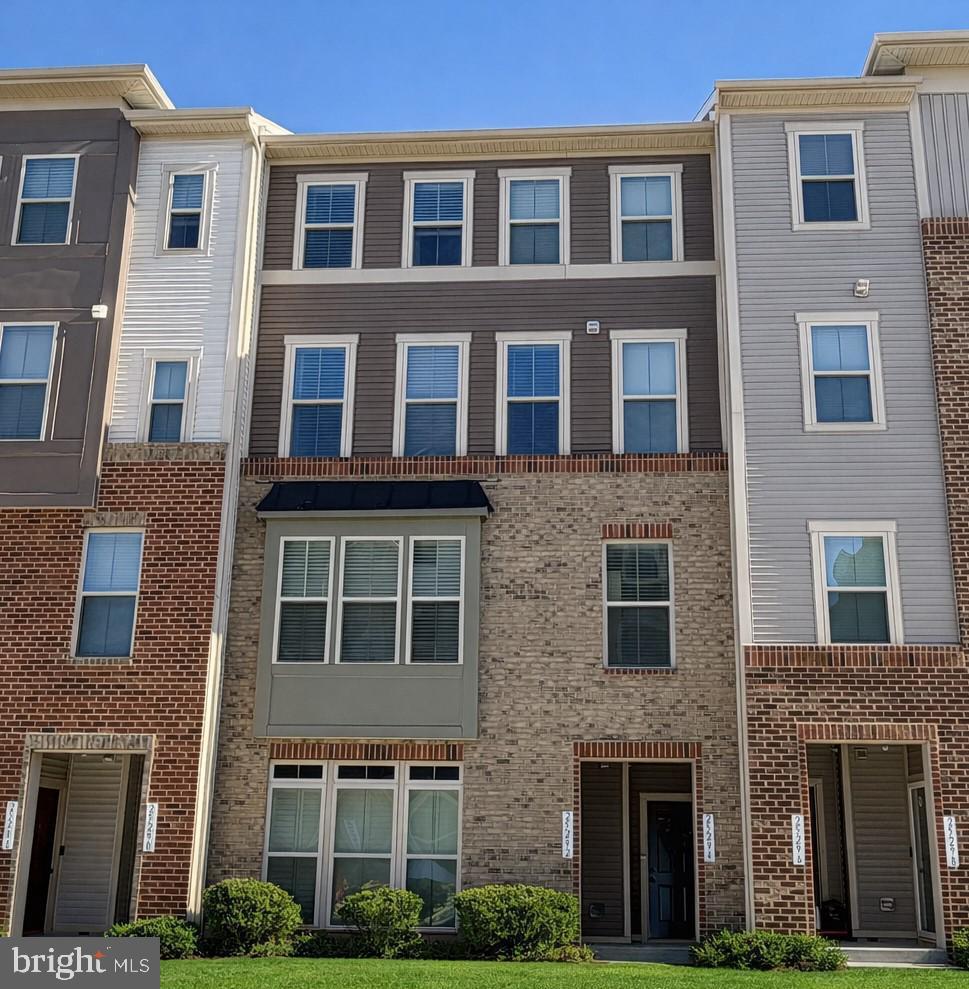 LOUDOUN CROSSING - Residential