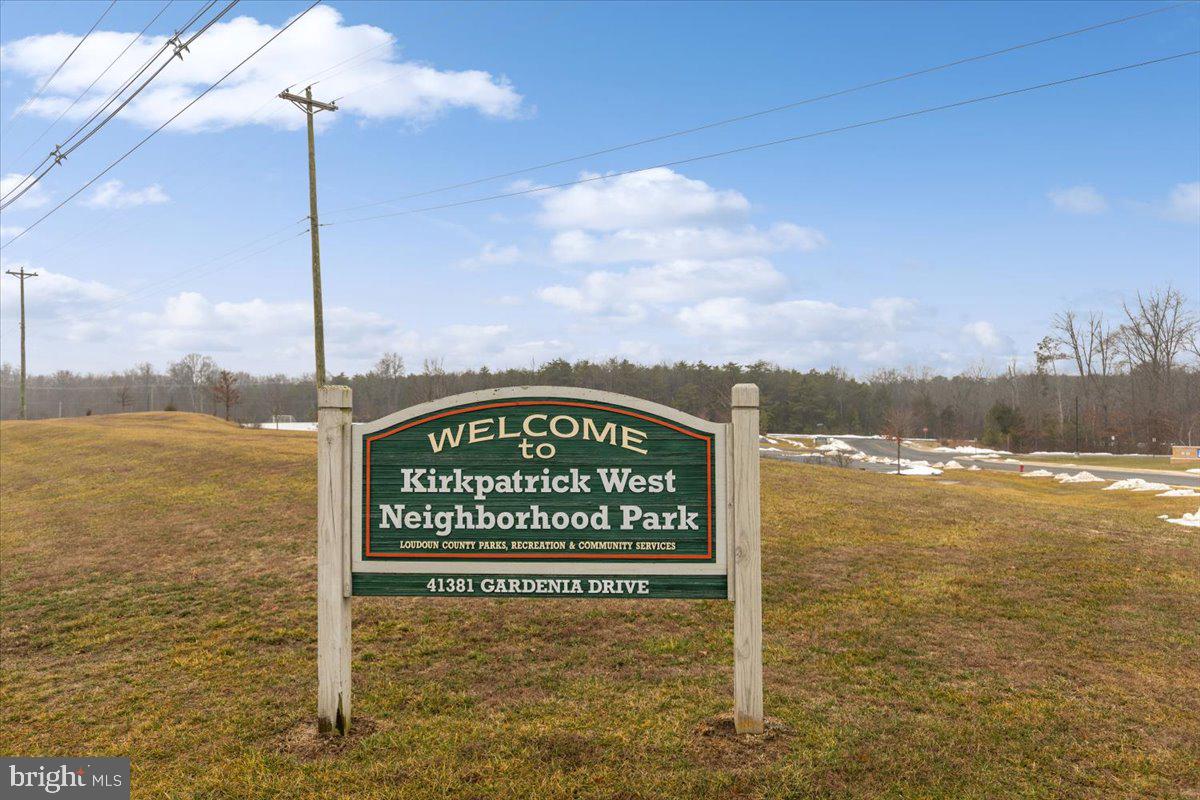 LOUDOUN CROSSING - Residential