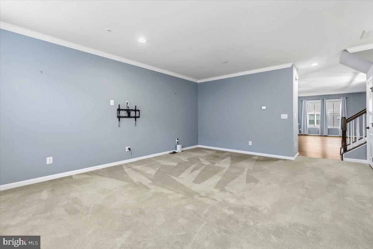 LOUDOUN CROSSING - Residential