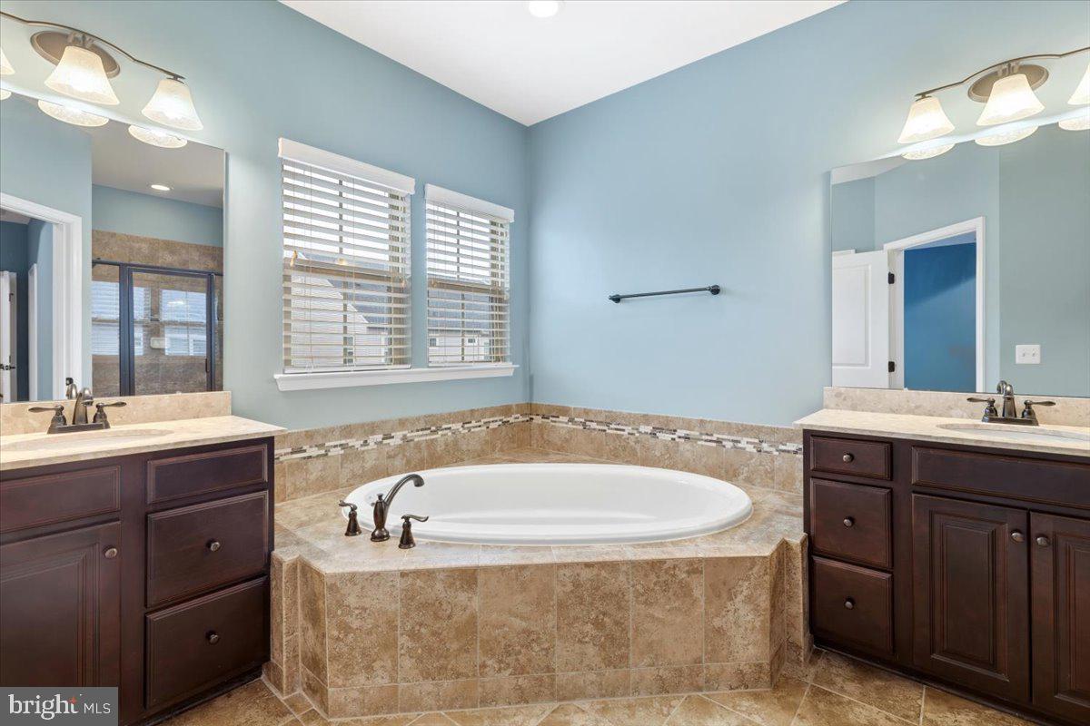 LOUDOUN CROSSING - Residential