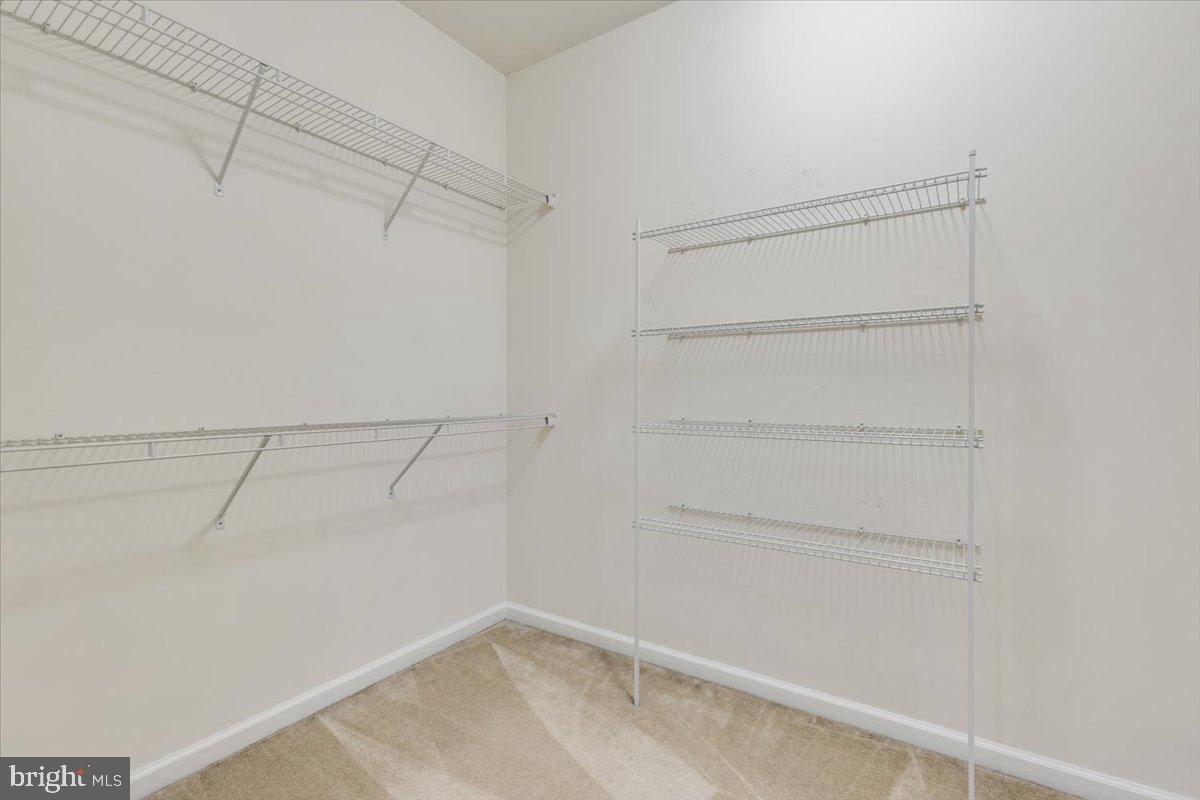 LOUDOUN CROSSING - Residential