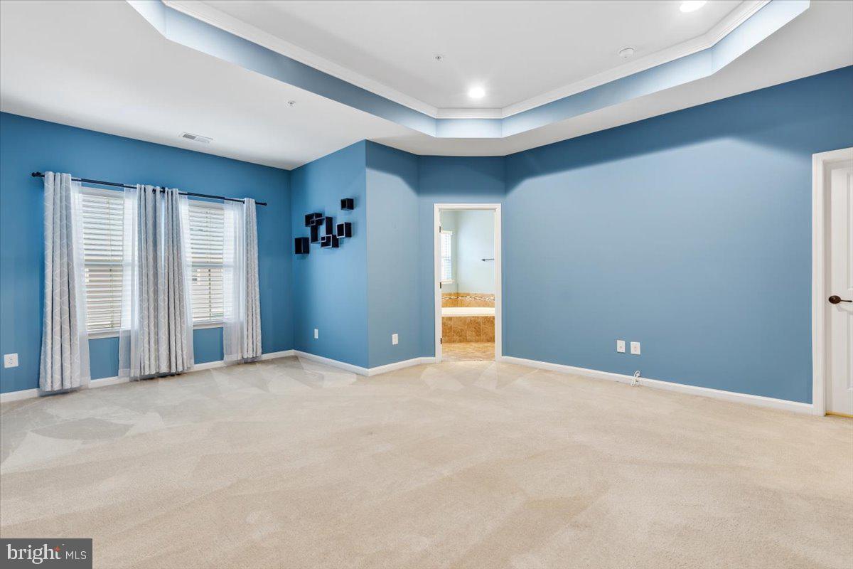 LOUDOUN CROSSING - Residential