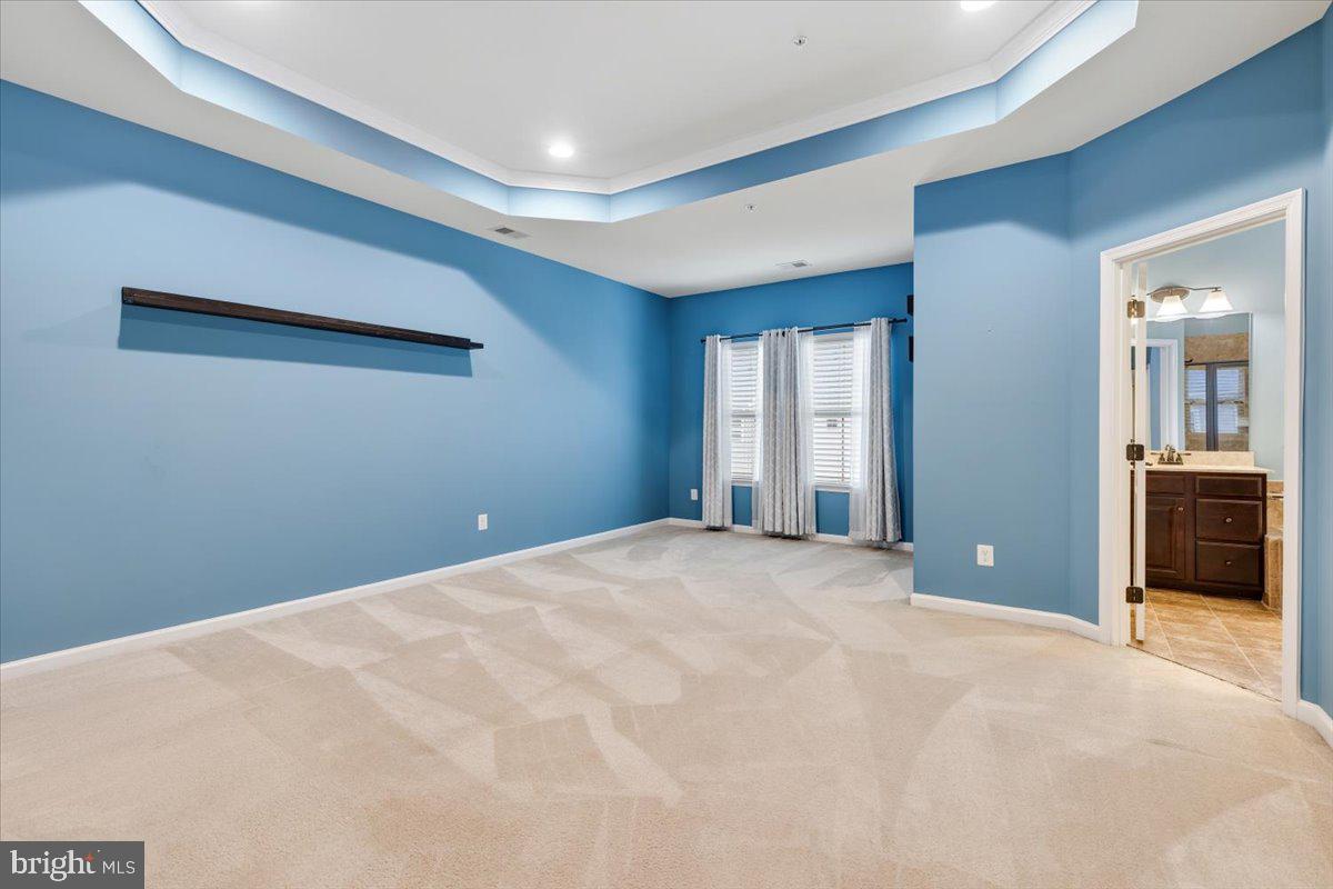 LOUDOUN CROSSING - Residential