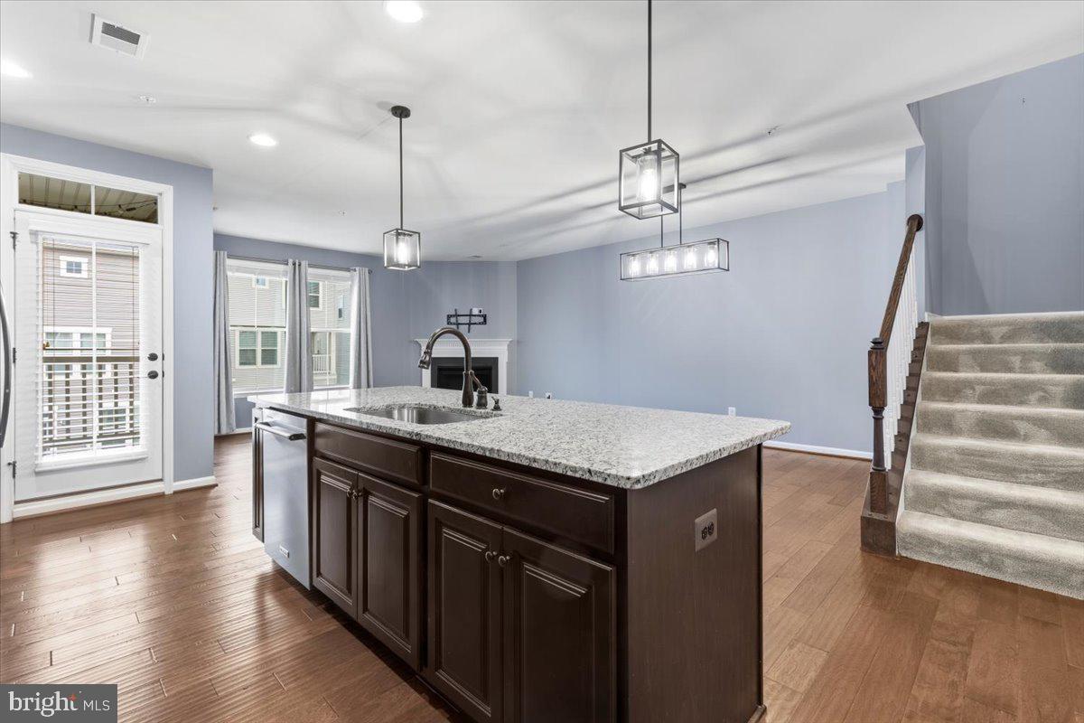 LOUDOUN CROSSING - Residential