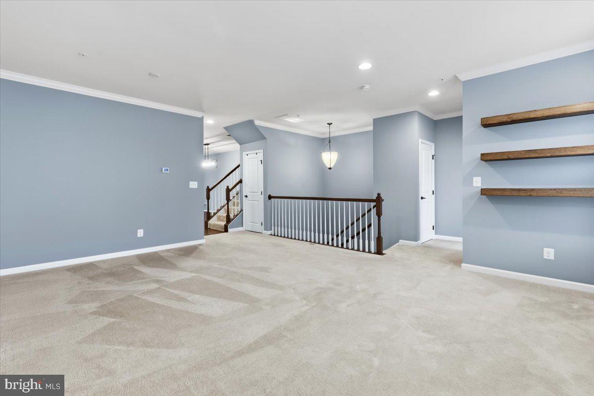 LOUDOUN CROSSING - Residential