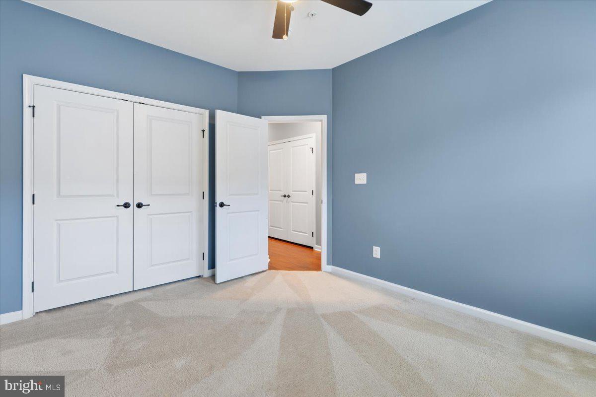 LOUDOUN CROSSING - Residential