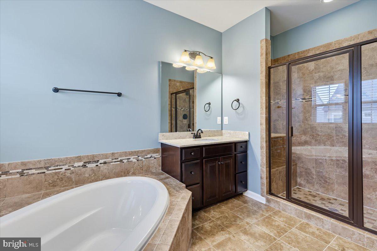 LOUDOUN CROSSING - Residential