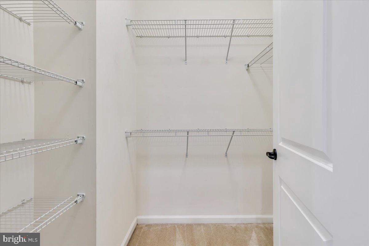 LOUDOUN CROSSING - Residential