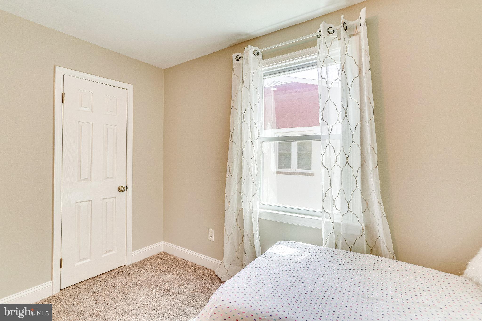 RIVERDALE - Residential