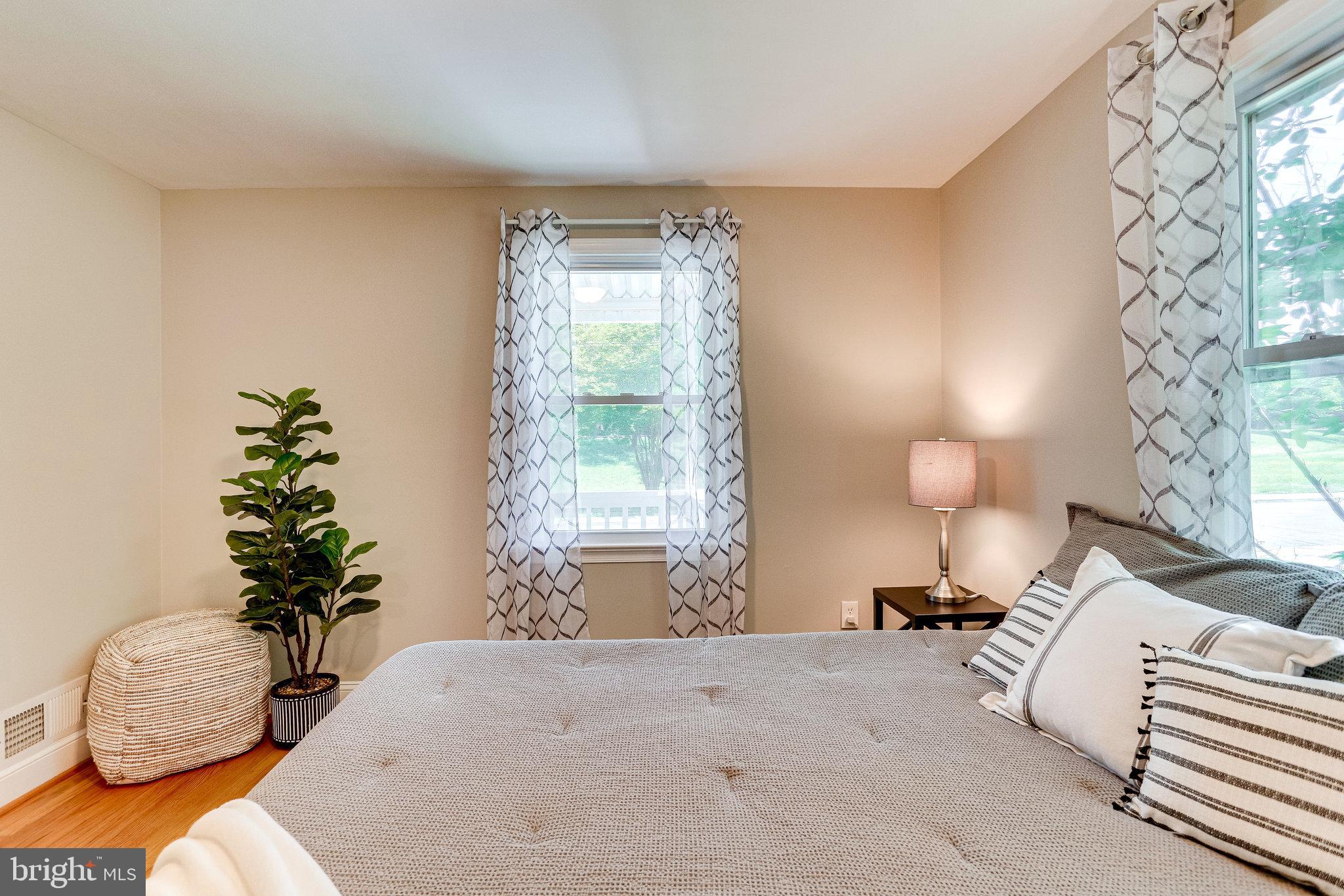 RIVERDALE - Residential