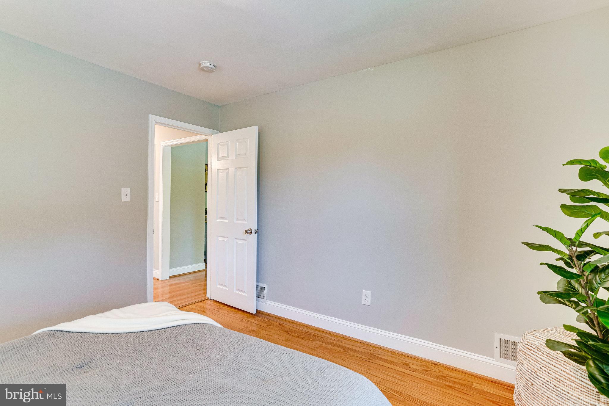 RIVERDALE - Residential