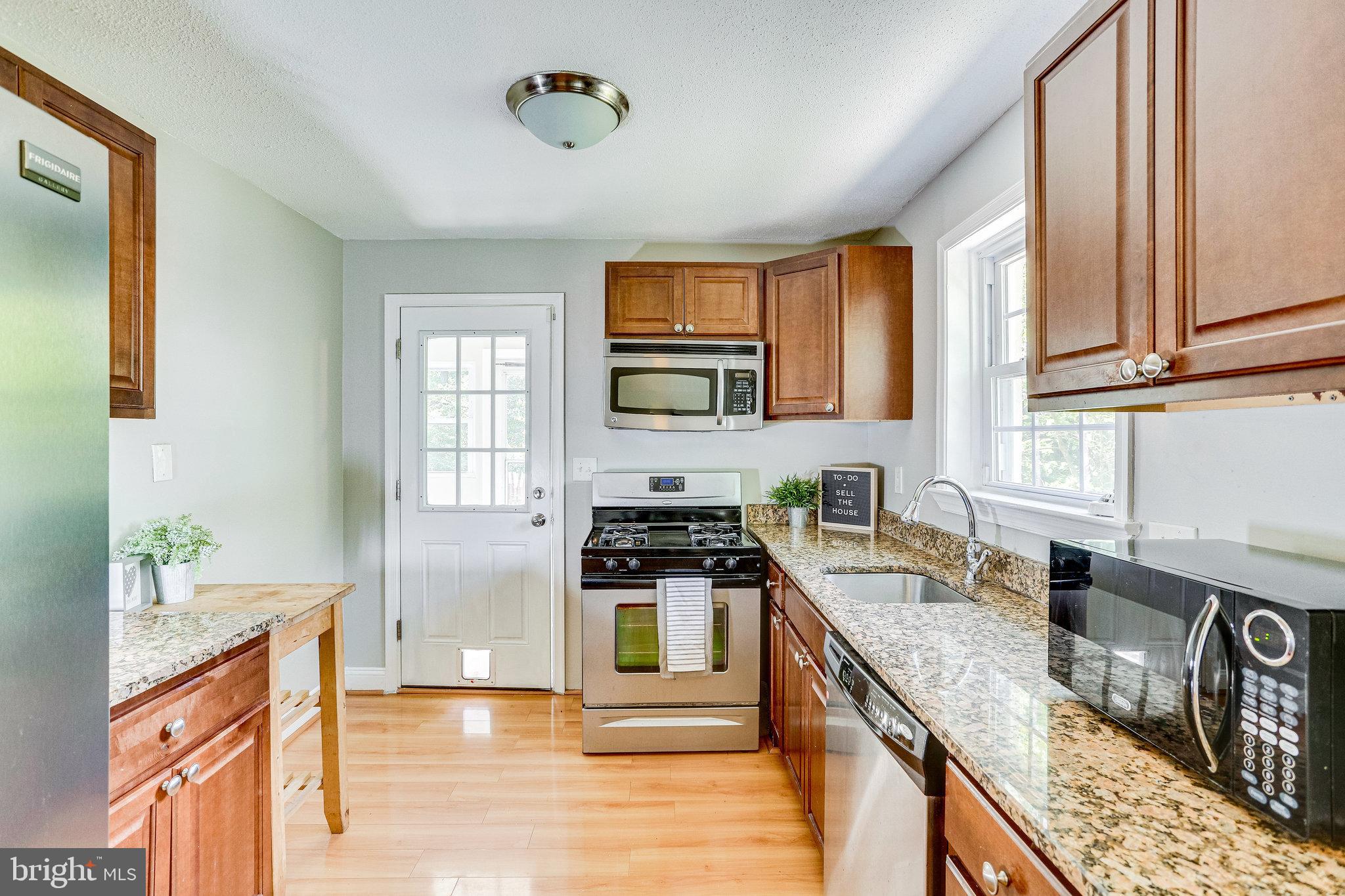 RIVERDALE - Residential