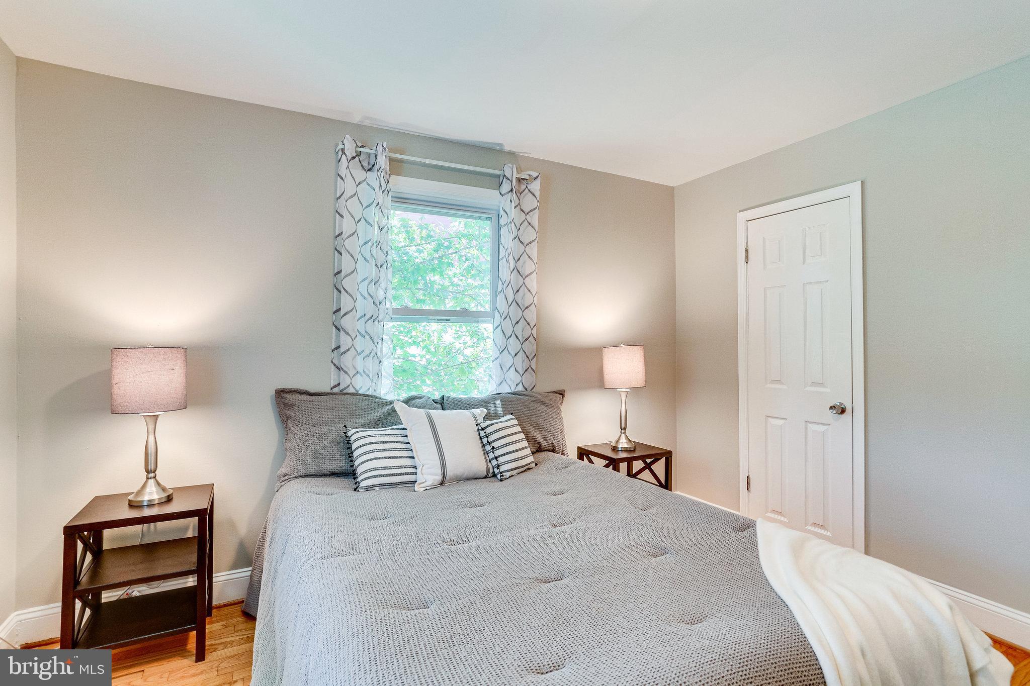 RIVERDALE - Residential