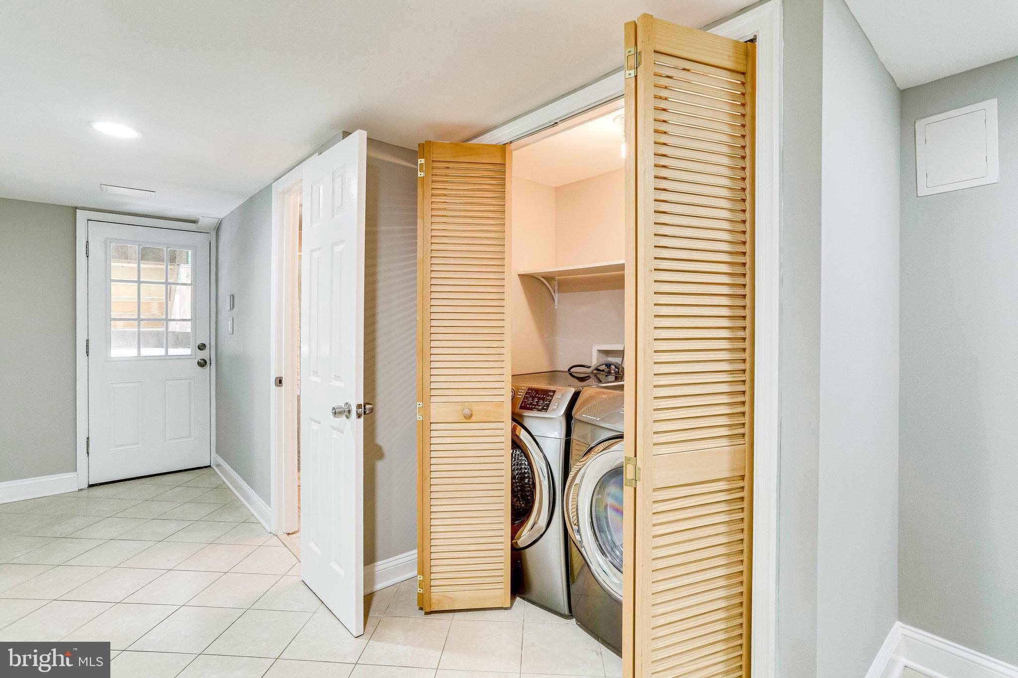 RIVERDALE - Residential