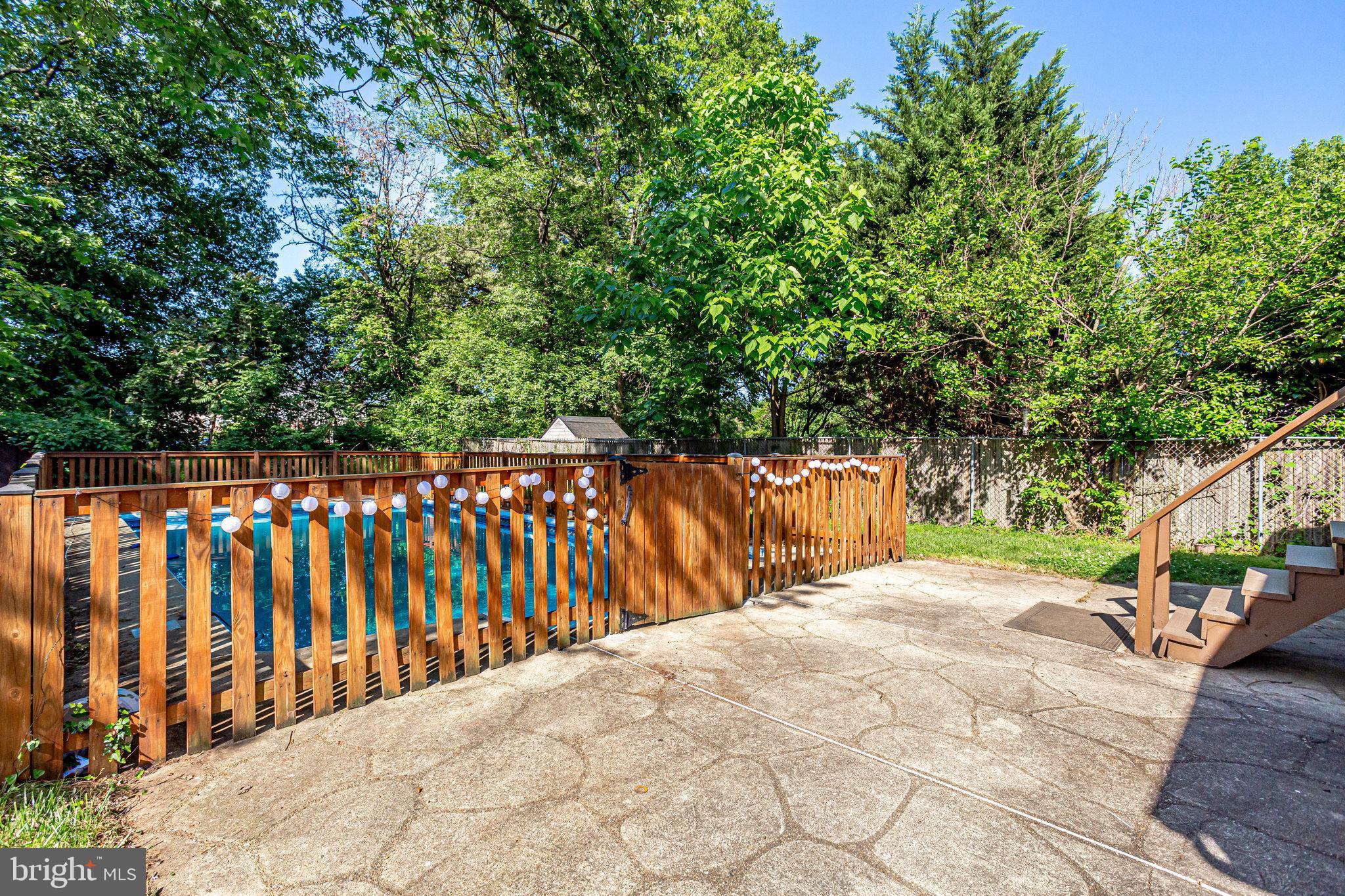 RIVERDALE - Residential