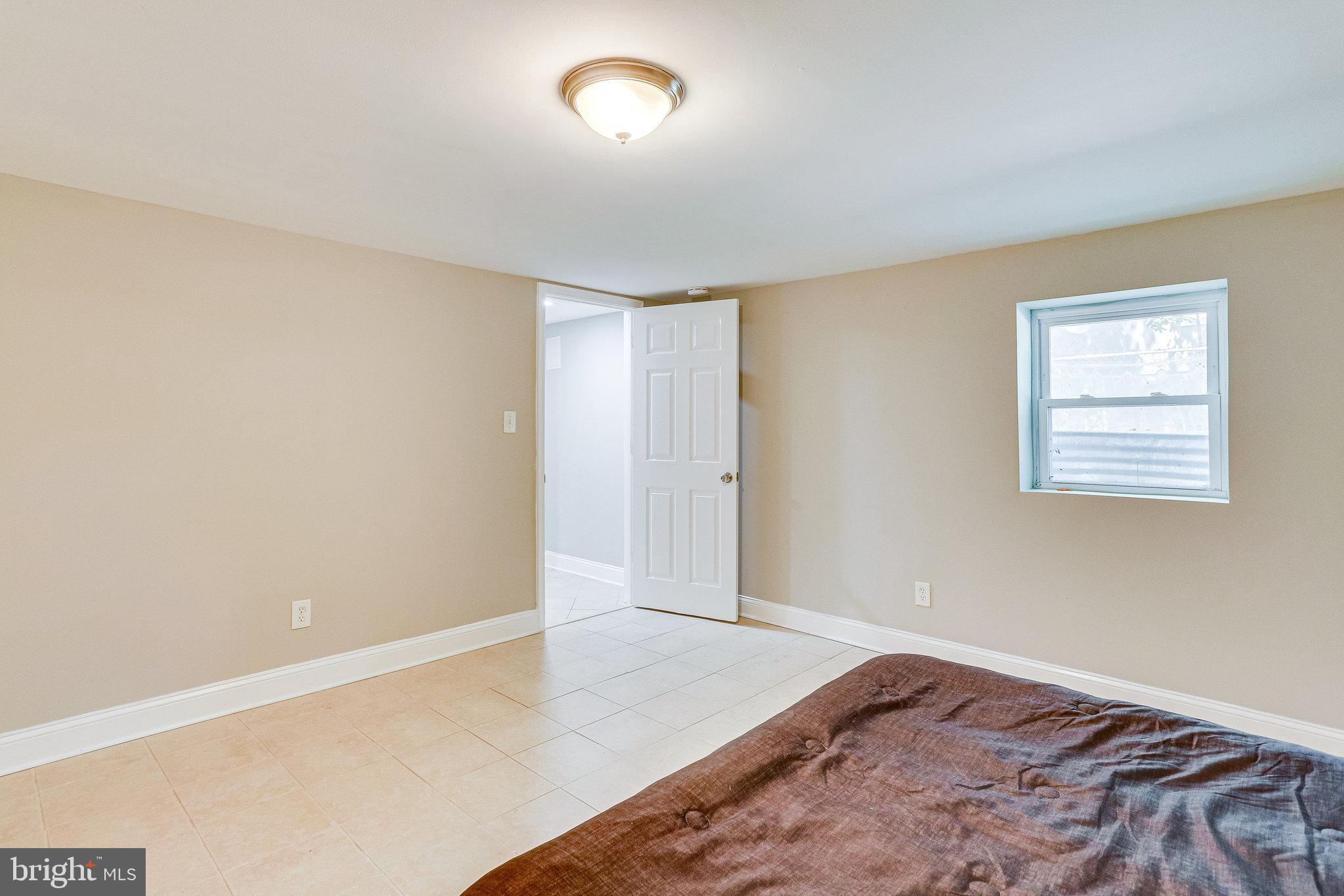 RIVERDALE - Residential